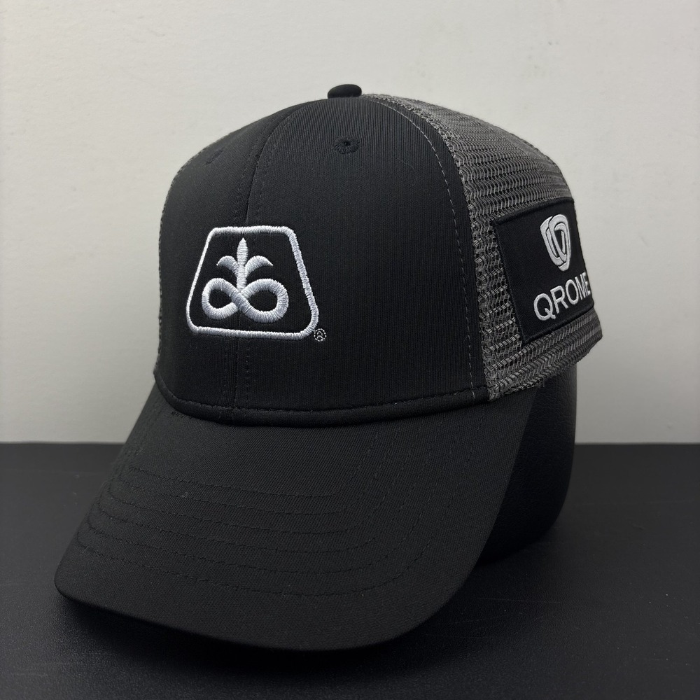 Pioneer Seed Hat Corn Qrome Technology Black Gray Mesh Trucker Strapback Cap